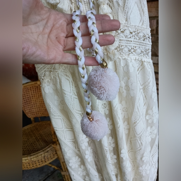 Astrid Sleeveless V-Neck Tassel Elegant Cream Lace Midi Dress_Small - Picture 4 of 9